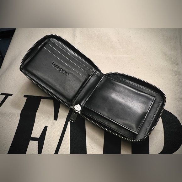 MISBHV unisex black leather wallet w. embossed monogram pattern - Picture 4 of 10